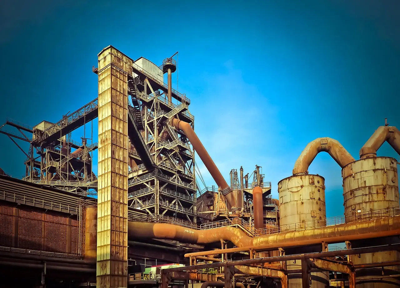 US-Owned Canadian Steel Plants Begin Mass Layoffs Amid Trump Tariffs - Newsweek