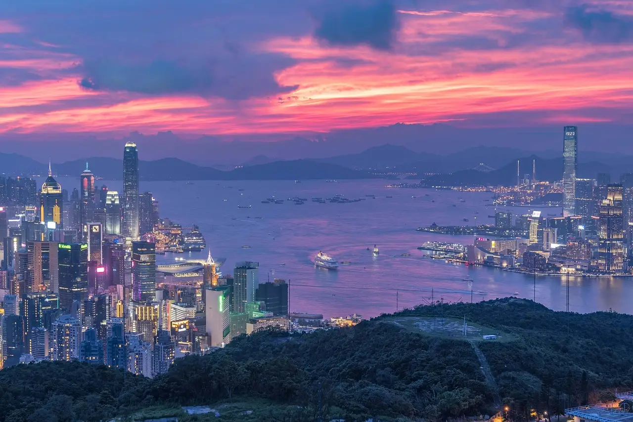 Hong Kong plays down AI layoff risk as clerical, graduate jobs feel strain - MLex