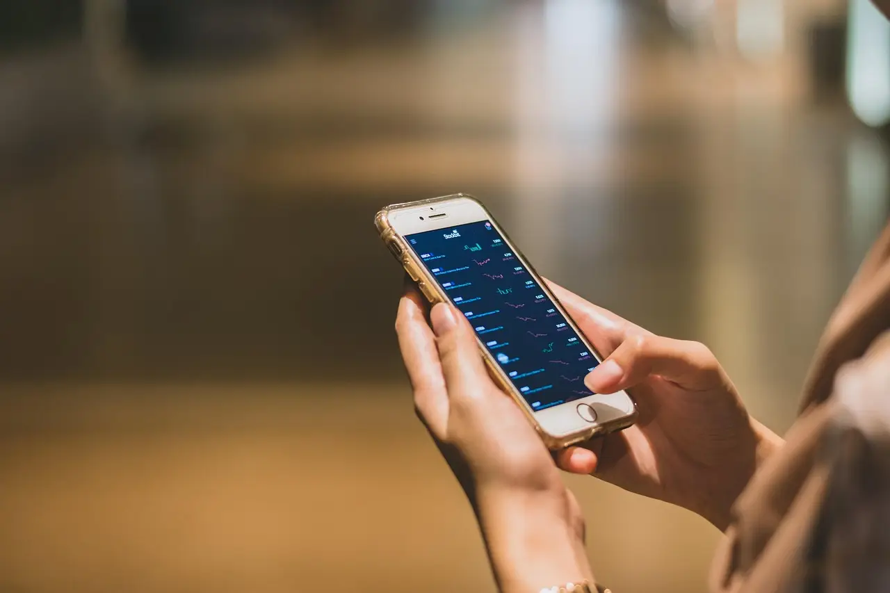 Digital economy jobs outpace Canada’s wider labour market: report - Human Resources Director